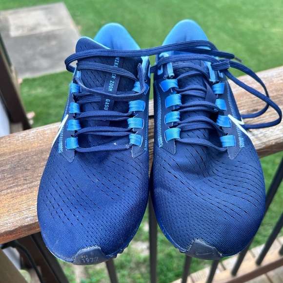 Nike North Carolina Tar Heels Air Zoom Pegasus 38 Running Shoe Sneaker UNC - Picture 2 of 5